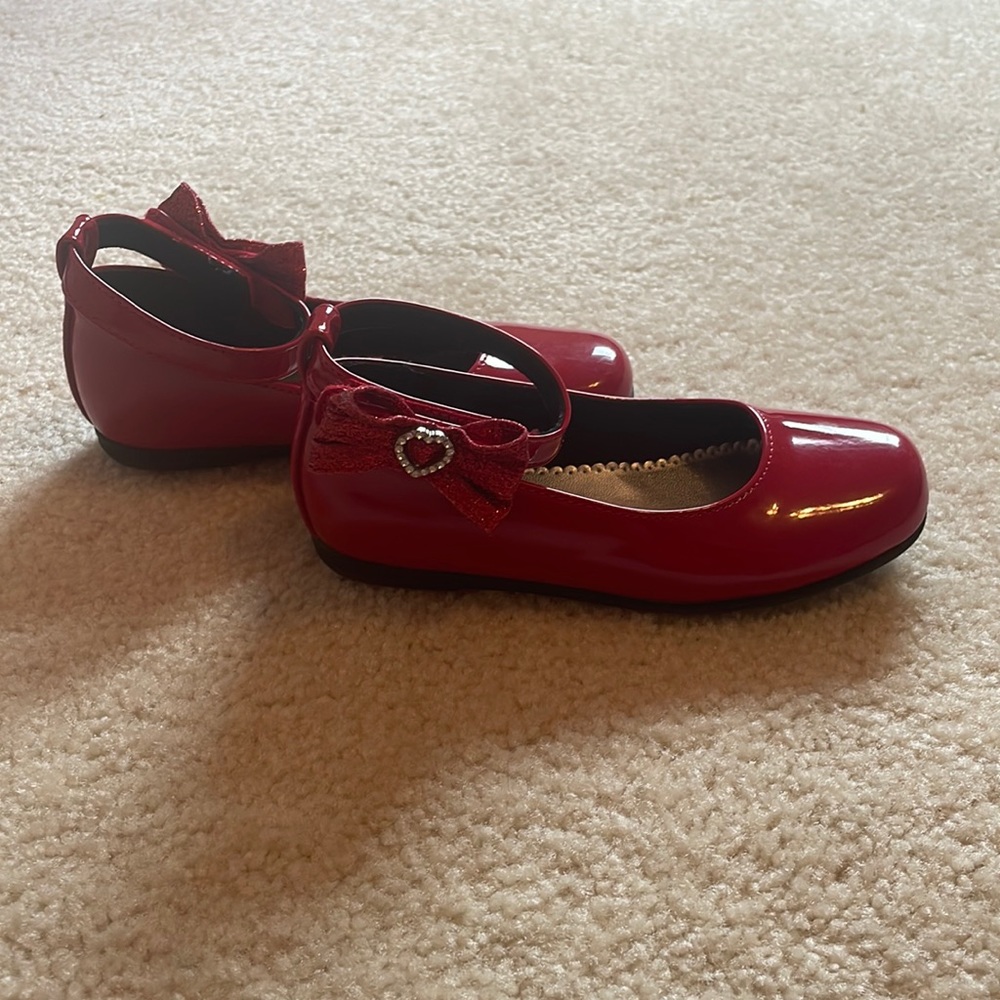 Size 12 red flats